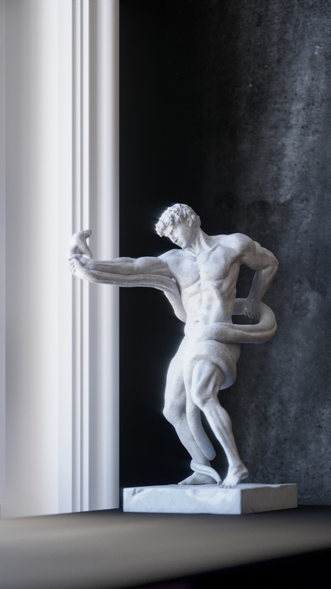 Marmurowa rzeźba przedstawiająca muskularnego mężczyznę walczącego z wężem, ustawiona na marmurowym cokole w Krakowie. W tle widoczna kolumna i ciemna ściana.