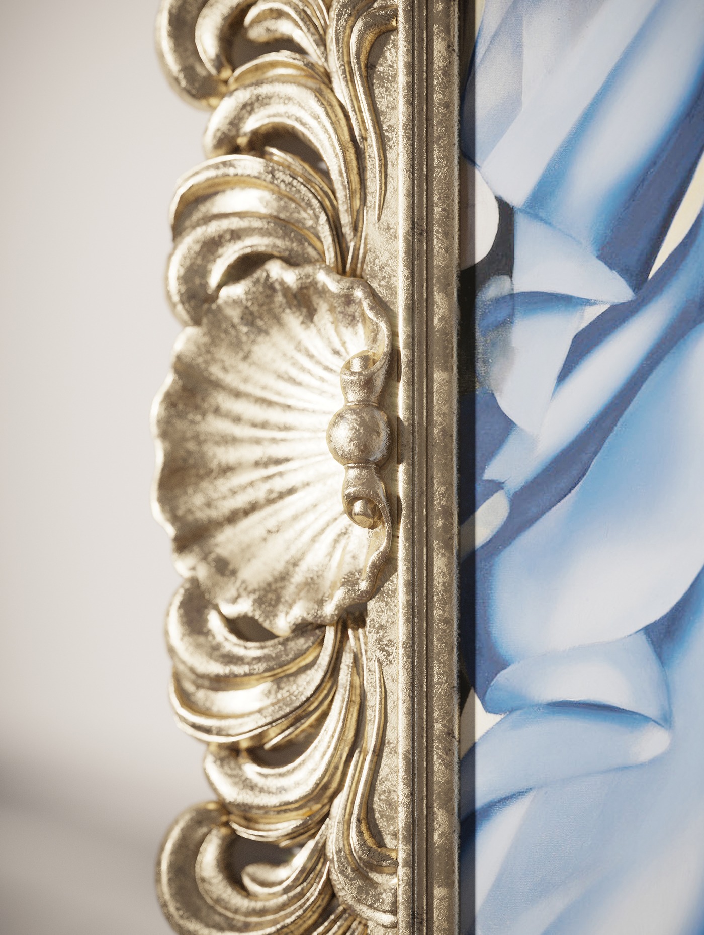 Fragment dekoracyjnej, złotej ramy obrazu z abstrakcyjnym, błękitnym motywem kwiatowym.