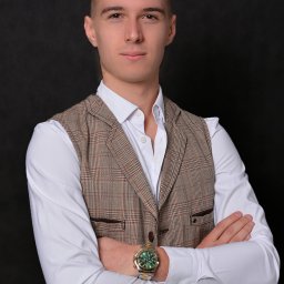 DK BROKERS SPÓŁKA Z OGRANICZONĄ ODPOWIEDZIALNOŚCIĄ - Oskar Bożek pośrednik nieruchomości DK Brokers