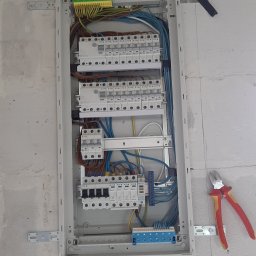 Łukasz Mika - Montaż instalacji odgromowej Płońsk