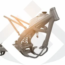 Rama motocykla po obróbce, widoczne elementy zawieszenia i zbiornik paliwa, na białym tle z geometrycznymi wzorami.