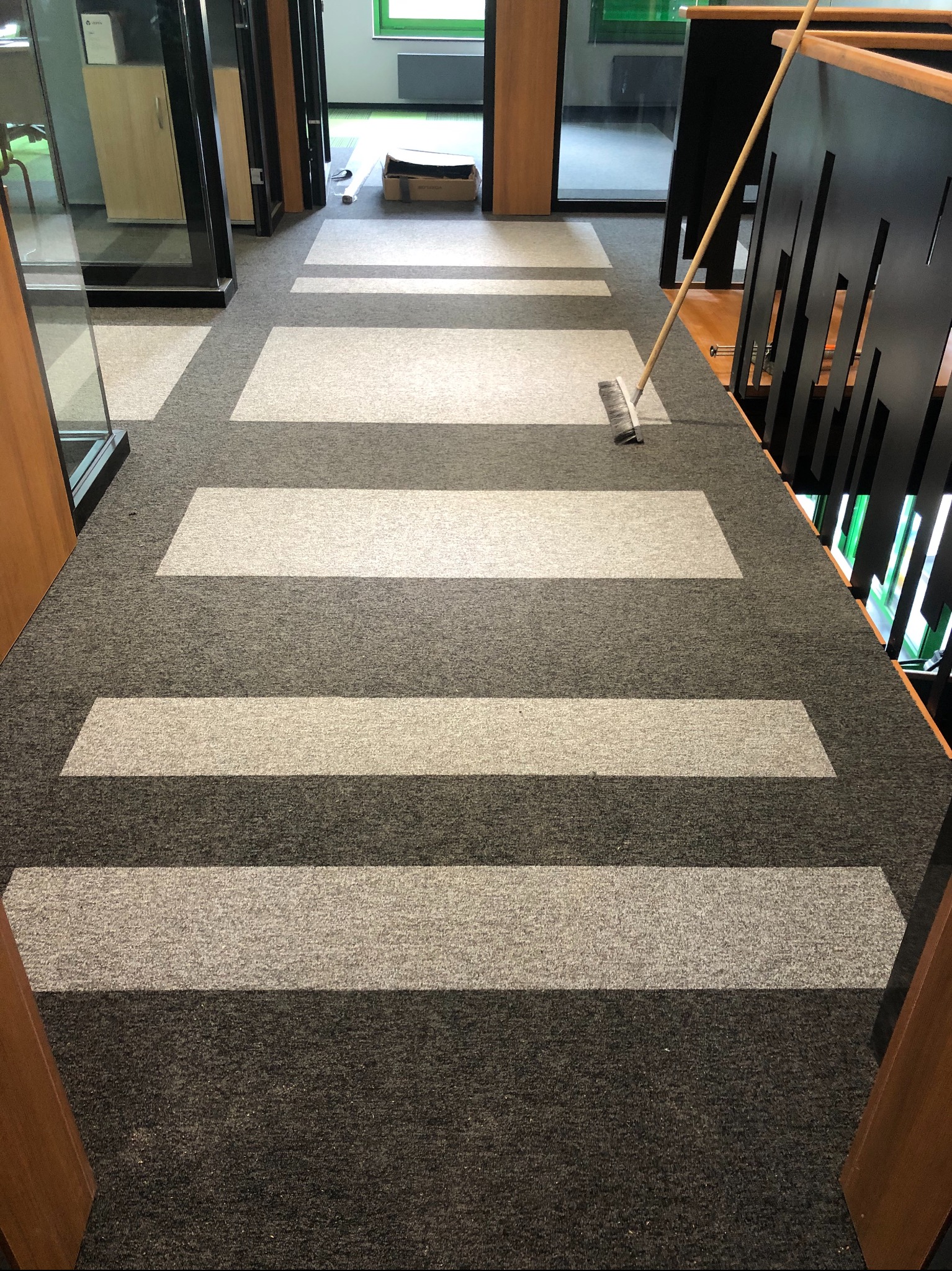 Korytarz płytka dywanowa