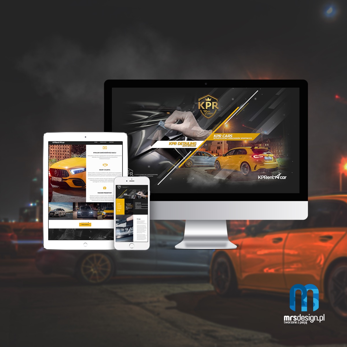 Prezentacja responsywnego projektu strony internetowej na monitorze, tablecie i smartfonie, z motywem detailingu samochodowego i wypożyczalni aut sportowych, z ciemnym tłem miejskim.