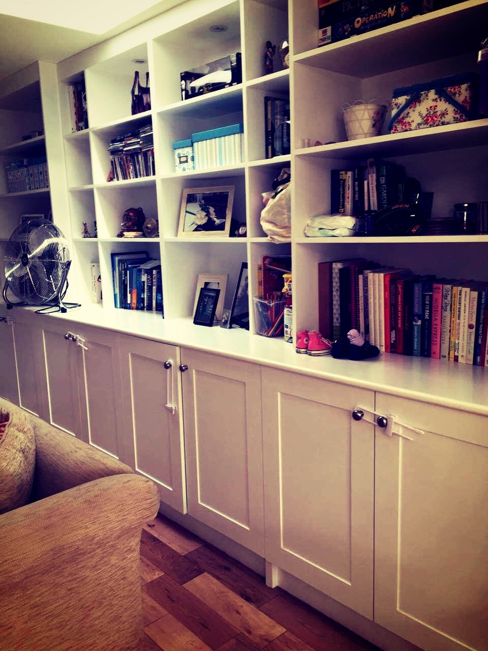 Build in wardrobe. White city.