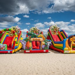 Od lewej: Zjeżdżalnia ZOO, Zjeżdżalnia ZOO Plus, Zjeżdżalnia Lew.