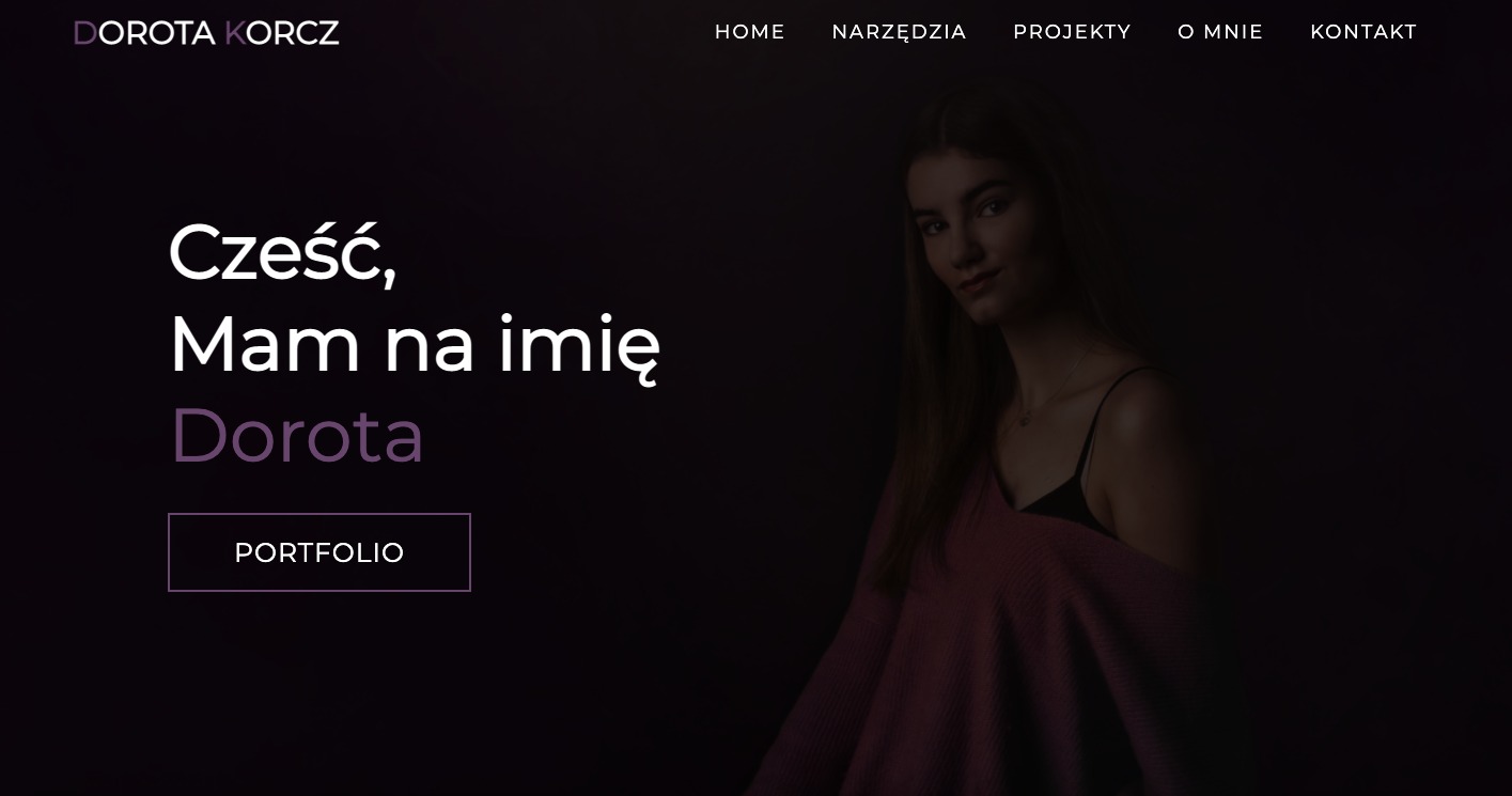 Strona internetowa z powitaniem 'Cześć, Mam na imię Dorota' i przyciskiem 'Portfolio', obok portret kobiety w ciemnym oświetleniu.
