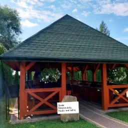 Domki nad Soliną - Bieszczadzka Osada wiata biesiadna