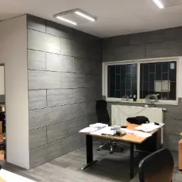 Panele ścienne i podłogowe.