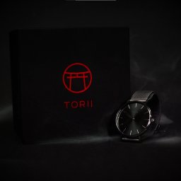 Zdjęcie z reklamy spekulatywnej zegarka Torii
https://youtu.be/05kY8bQzb6Q