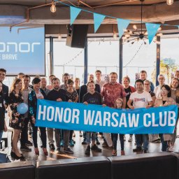 Fotorealcja ze spotkania fanów marki Honor w klubie Level 27 w Warszawie.
