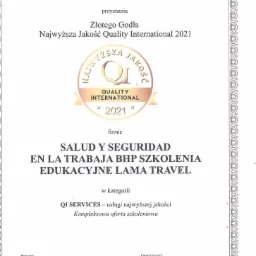Certyfikat Złotego Godła Najwyższa Jakość Quality International 2021 przyznany firmie Salud y Seguridad za szkolenia edukacyjne Lama Travel, z logo Quality International i informacją o kompleksowej...
