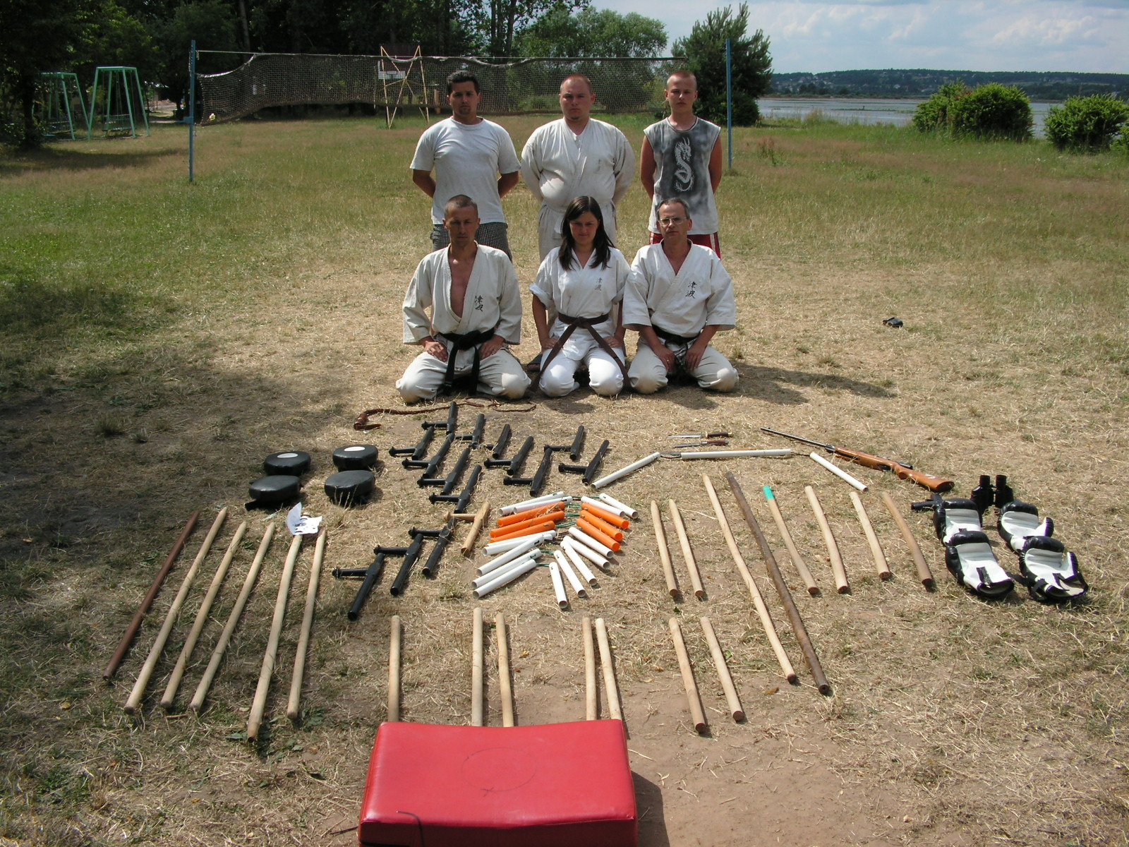 Zajęcia karate tsunami na letnim zgrupowaniu.