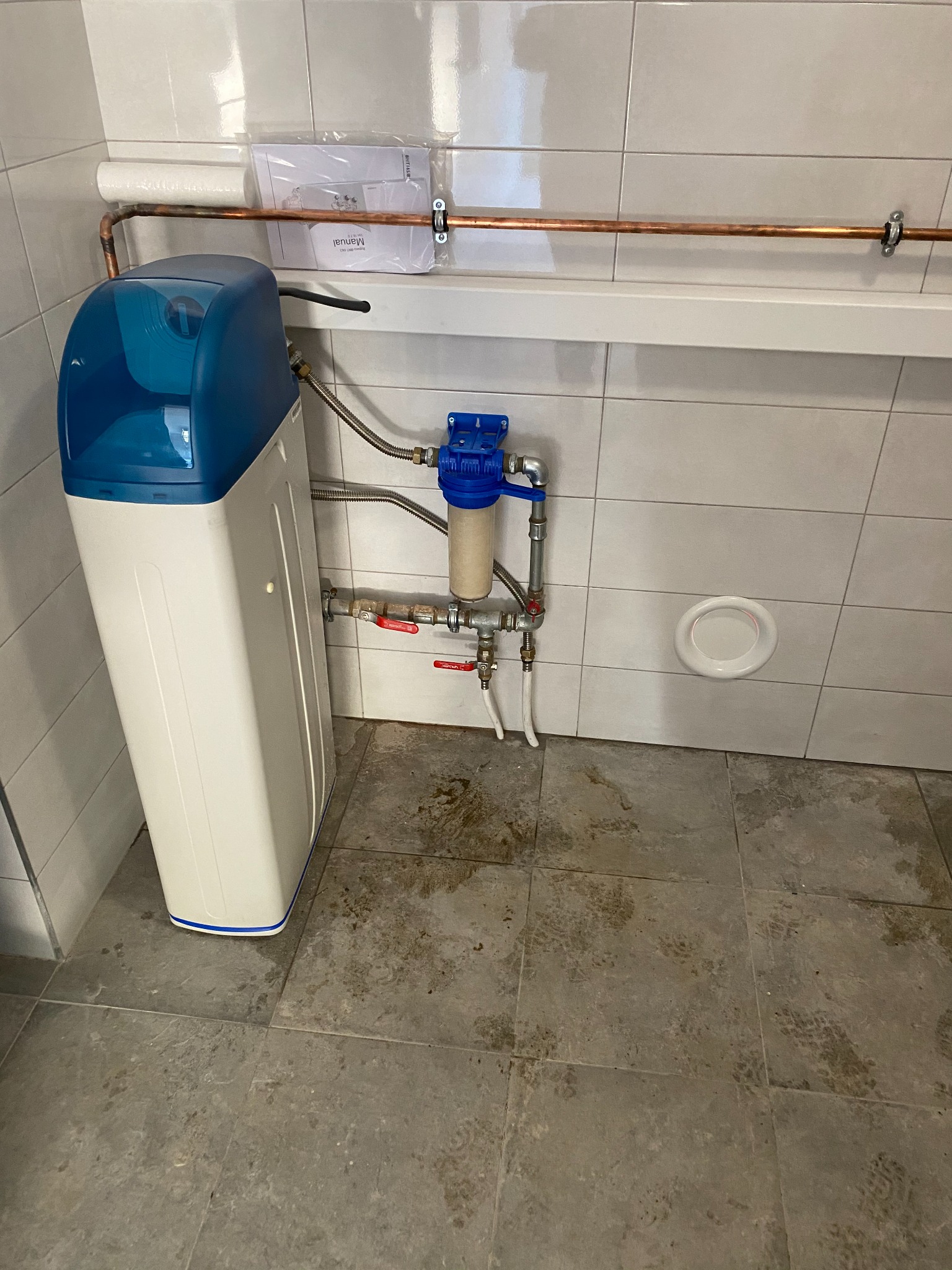 Montaż uzdatniacza wody w domu jednorodzinnym