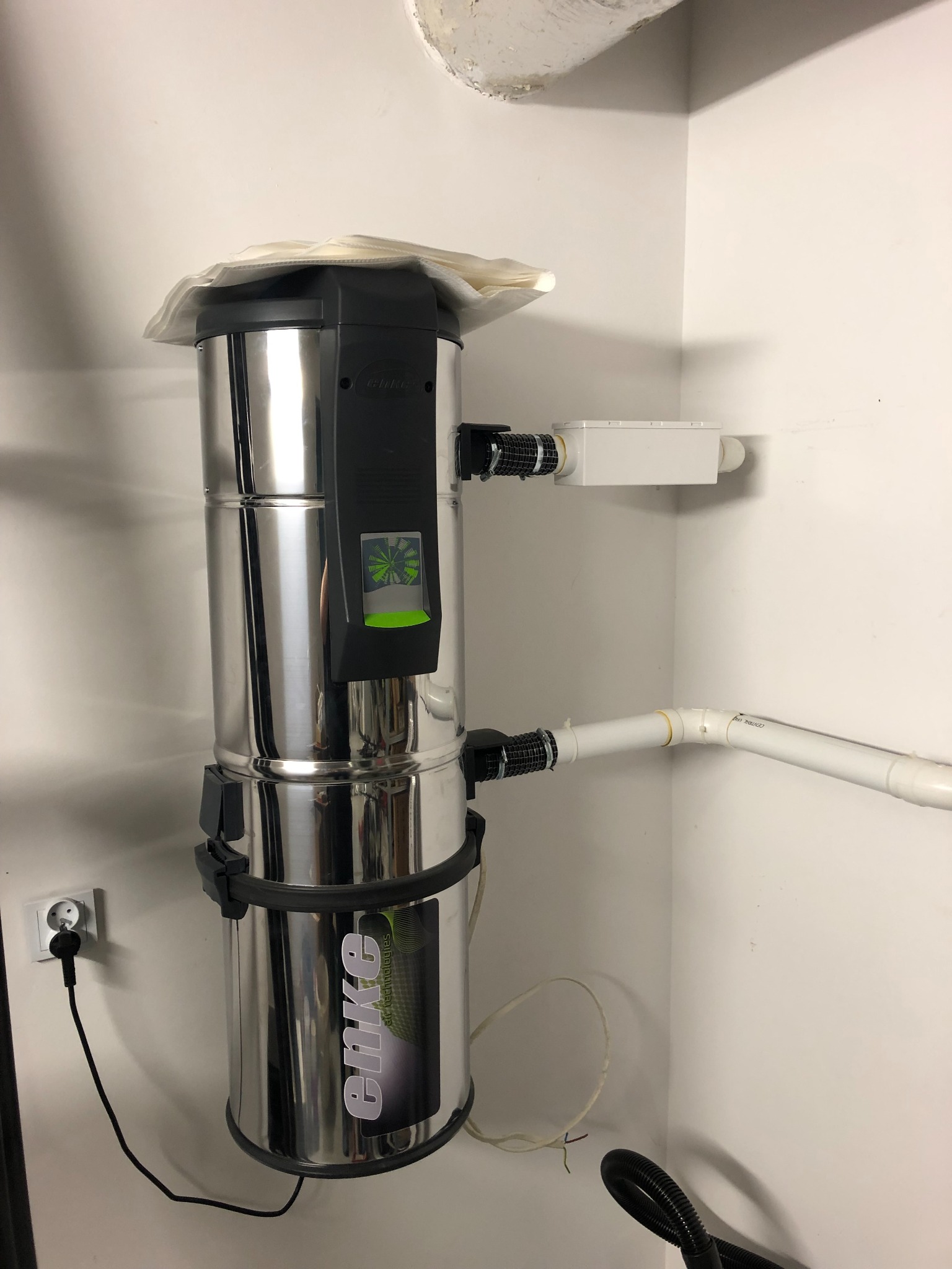 Odkurzacz centralny w domu jednorodzinnym w Różynach