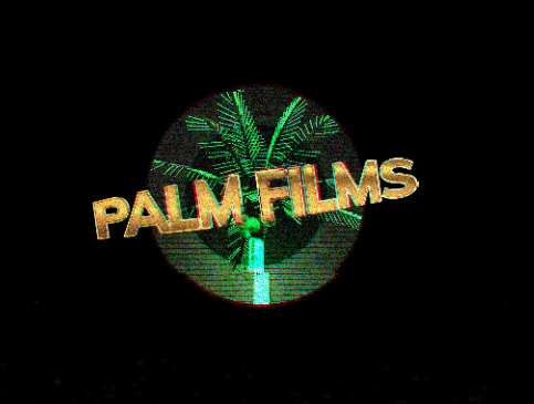 Logo firmy Palm Films z zieloną palmą w okręgu i napisem w złotym kolorze na czarnym tle.