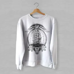 Biała bluza z nadrukiem w stylu tatuażu: żaglowiec w ramie z liny, orzeł ze skrzydłami i głowa pantery z różami.