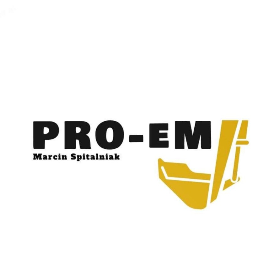 Logo firmy PRO-EM Marcin Spitalniak z graficznym symbolem łyżki koparki w kolorze żółtym.