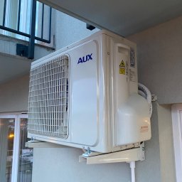 Montaż klimatyzatora Aux o mocy 3,5kw w Wieliczce.