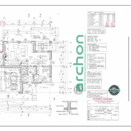 Skan rysunku technicznego z naniesionymi zmianami projektowymi gotowego projektu domu jednorodzinnego, wykonany w Kajetanach. Widoczne przekroje, wymiary i opisy techniczne.
