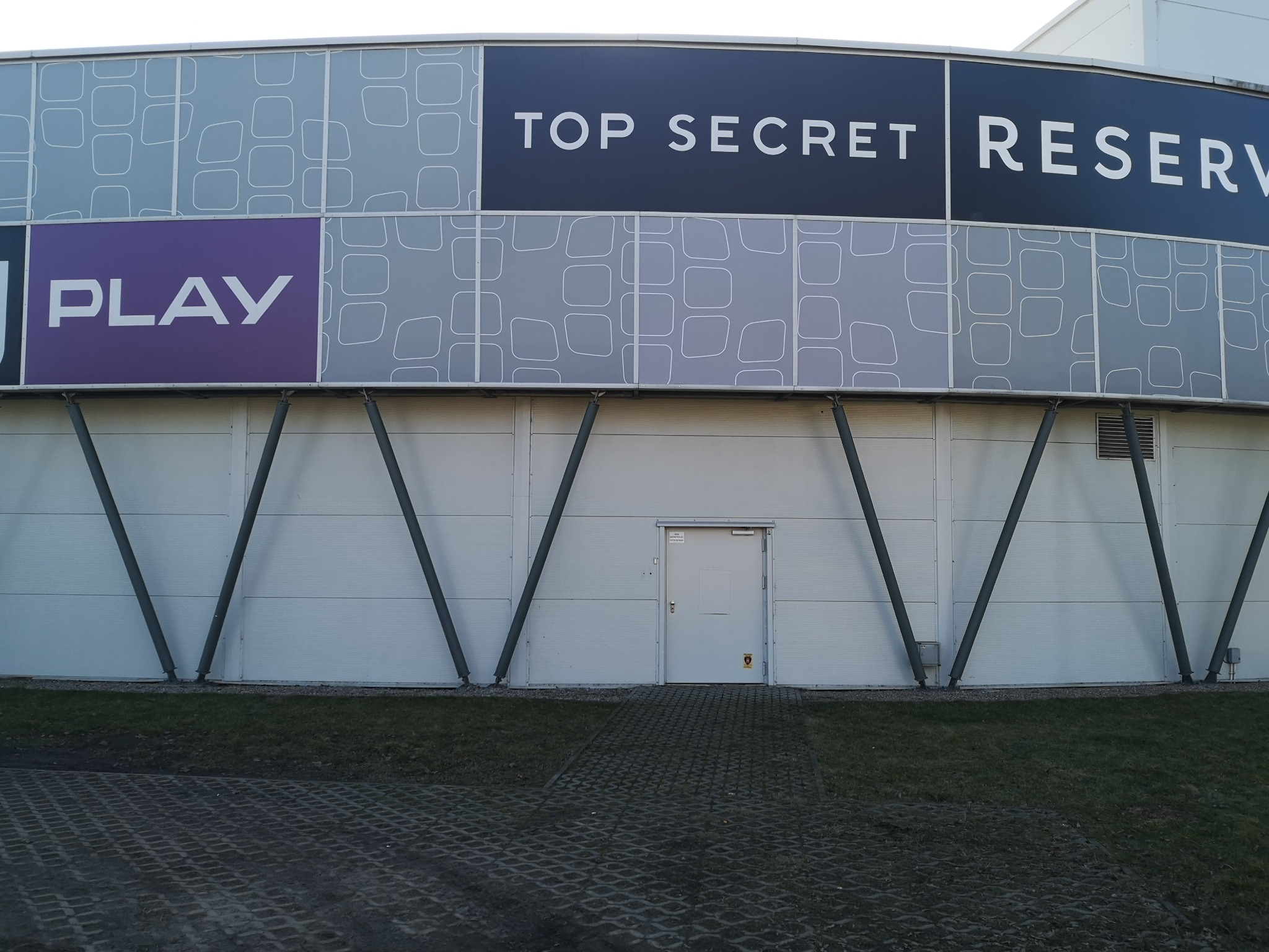 Reklama podświetlana, banner do podświetleń napinany na ramę.