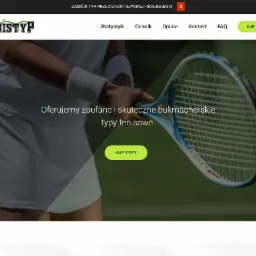 Strona internetowa z ofertą bukmacherskich typów tenisowych, widoczna dłoń trzymająca rakietę tenisową.