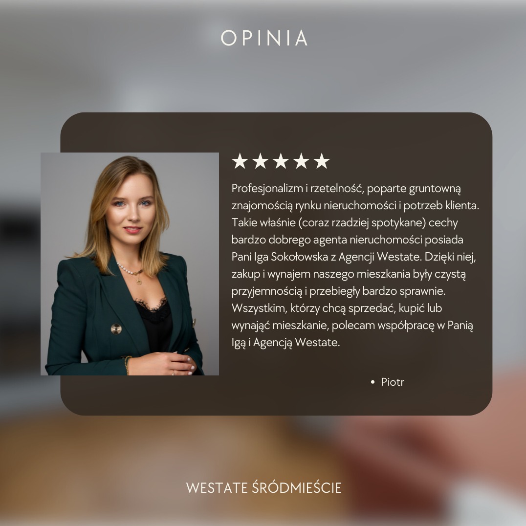Portret uśmiechniętej agentki nieruchomości Igi Sokołowskiej z Agencji Westate w zielonej marynarce, prezentowany jako część opinii klienta Piotra, który poleca współpracę przy sprzedaży, kupnie...