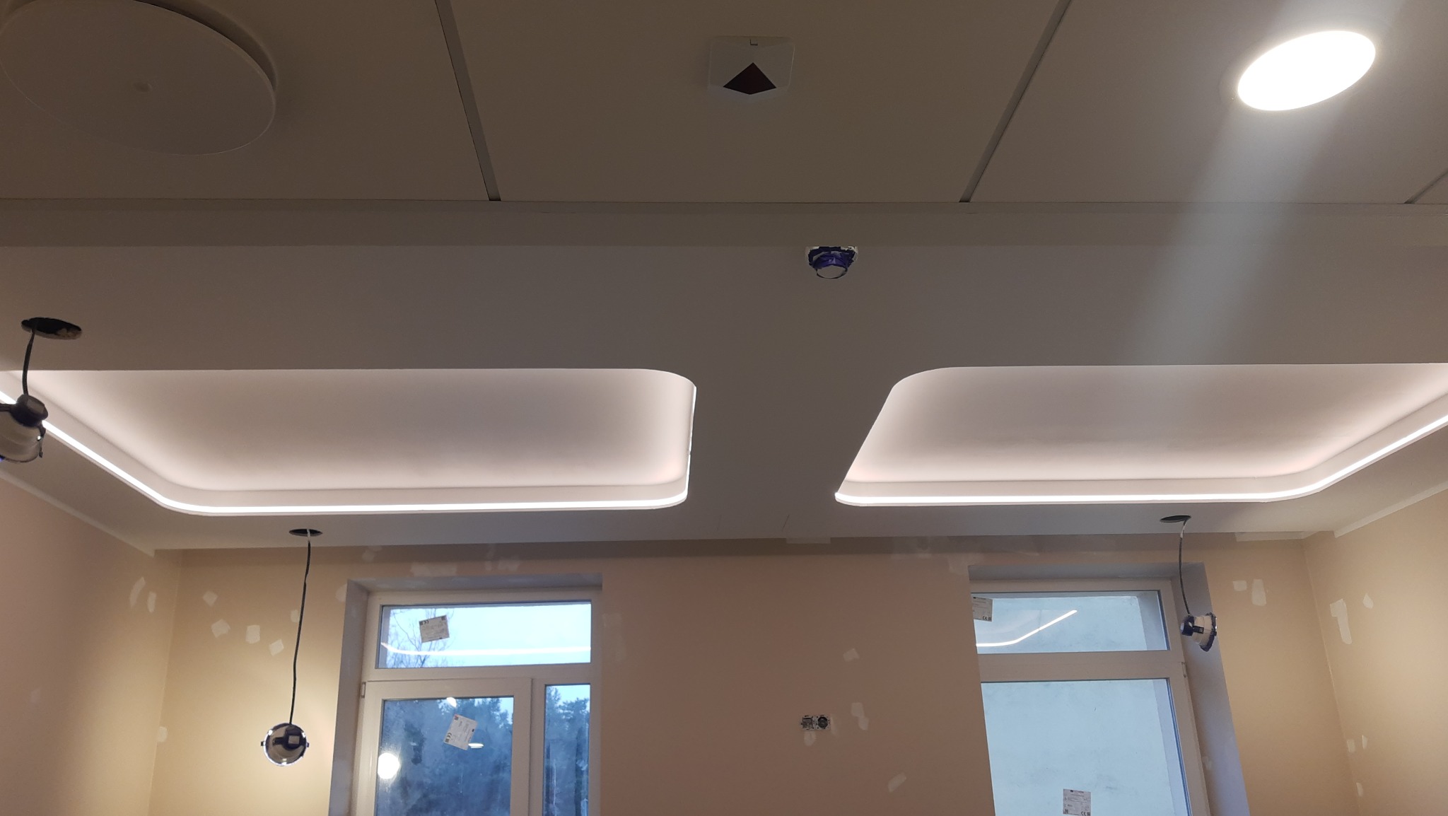 Sufit z linią led
