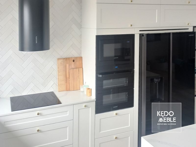 Lodówka side by side i piekarnik w zabudowie - marzenie nie jednej Pani domu