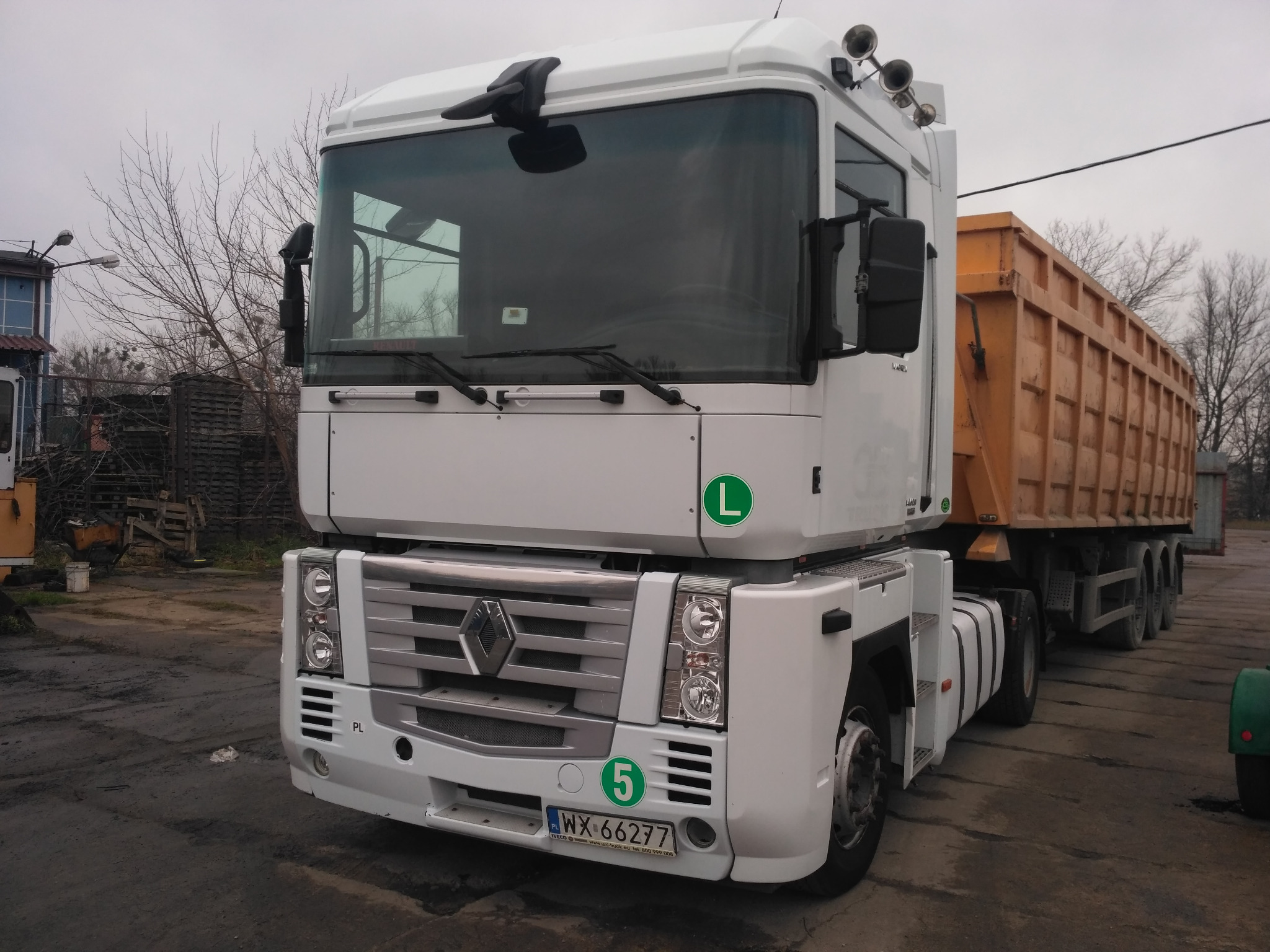 Jeden samochód ciężarowy z naszej floty !