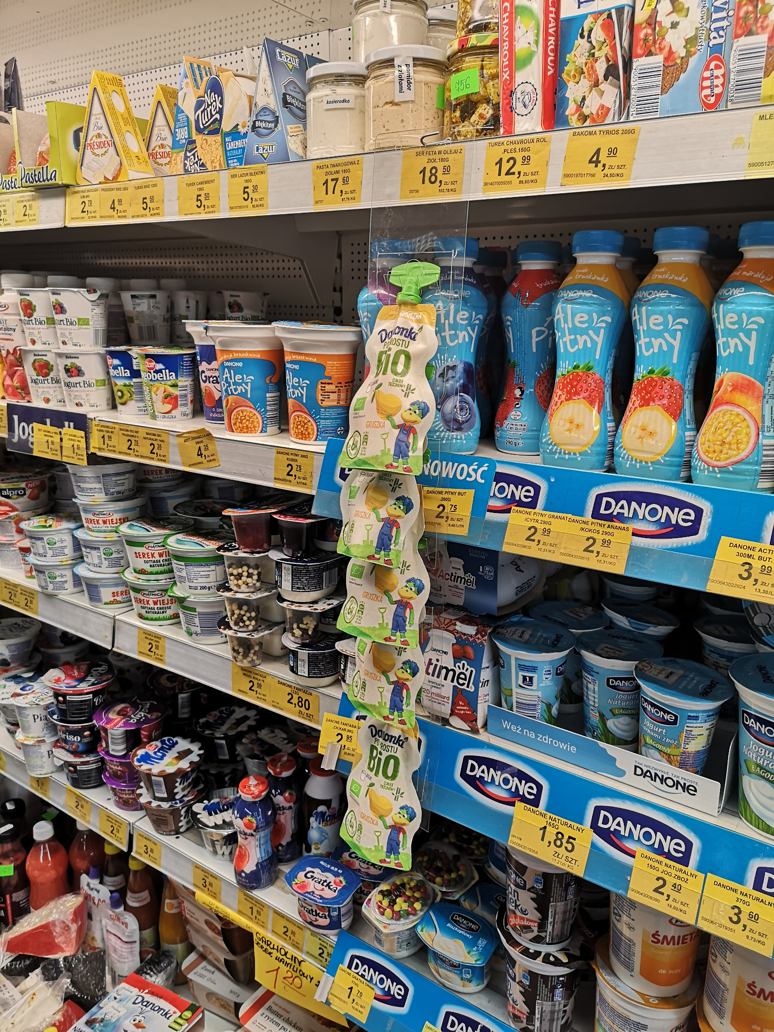 Materiały pos, wsparcie sprzedażowe, ekspozytory sklepowe, displaye