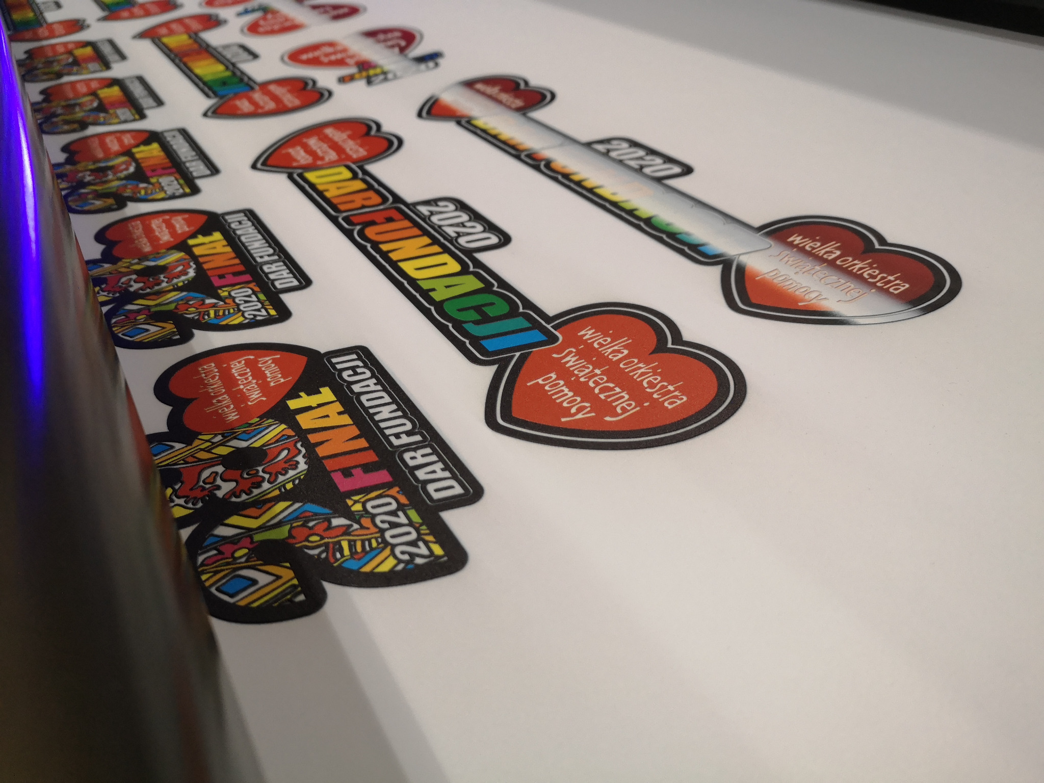 Etykiety, naklepki, barcody, kody kreskowe, vlepy, oznaczenia maszyn, naklejki ostrzegawcze, naklejki podłogowe