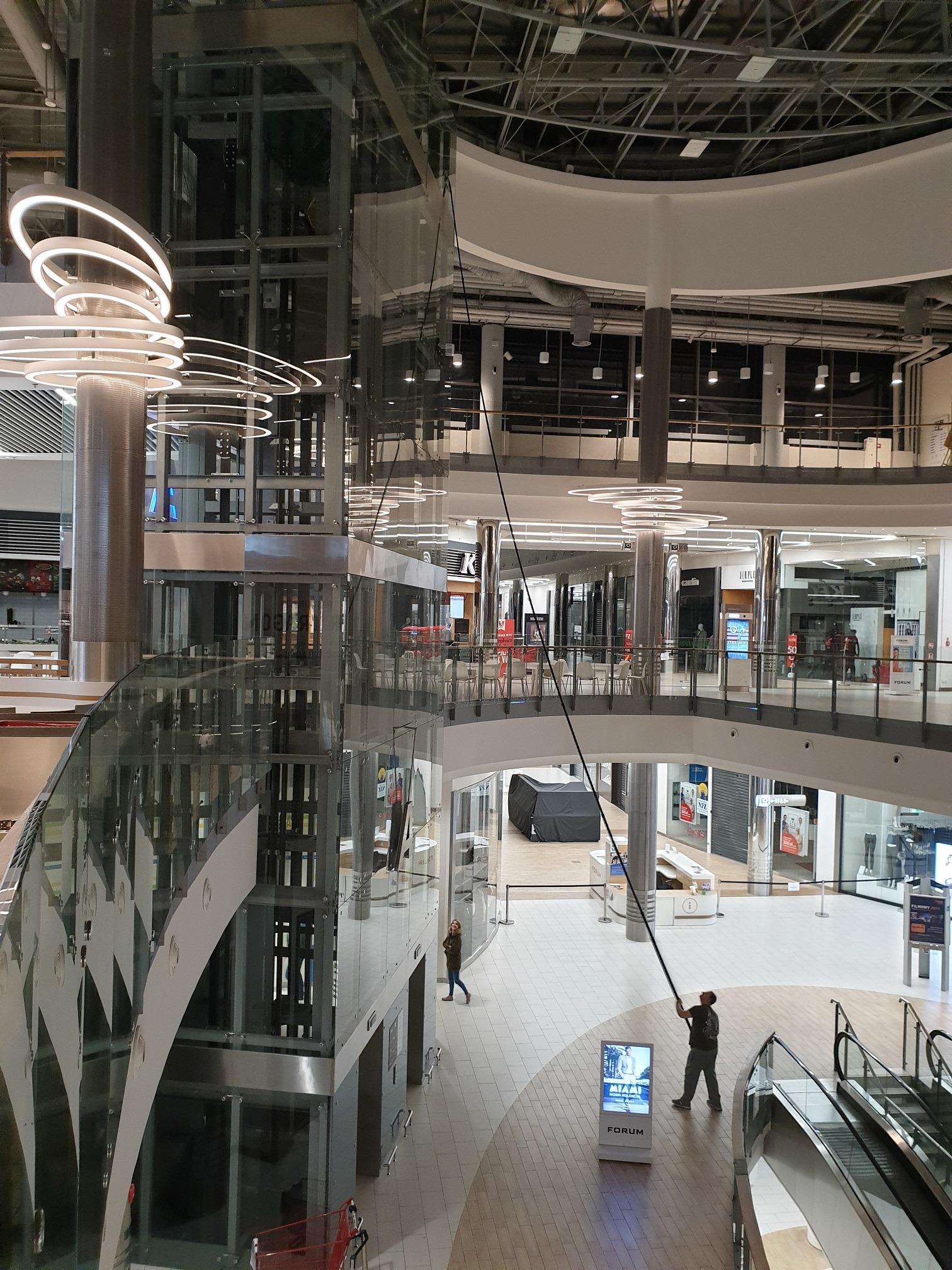 Mycie szybu windy w CH Forum Gliwice