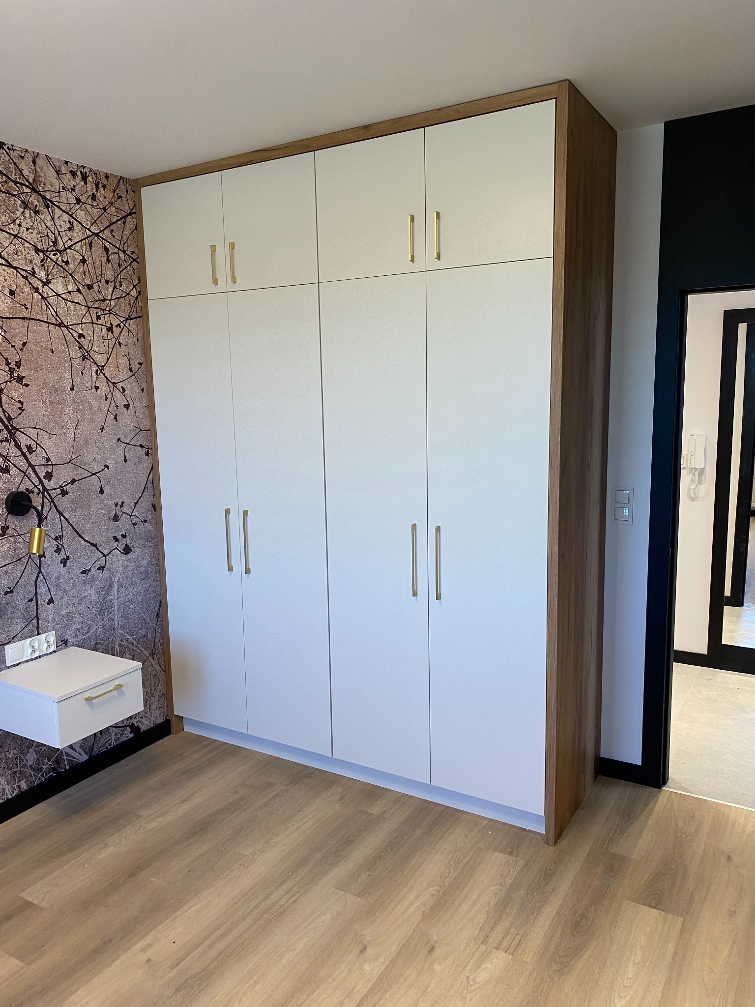 Szafa w sypialni otwierana tradycyjnie realizacja Grójec