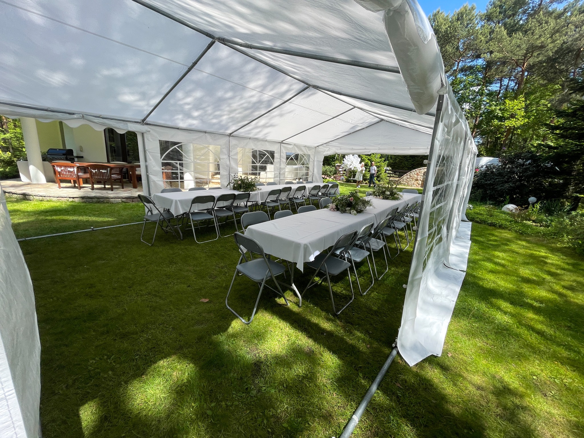 Poprawiny w namiocie to już niemalże zwyczaj. Nie ma weekendu w sezonie bez poprawin w jednym z naszych namiotów.