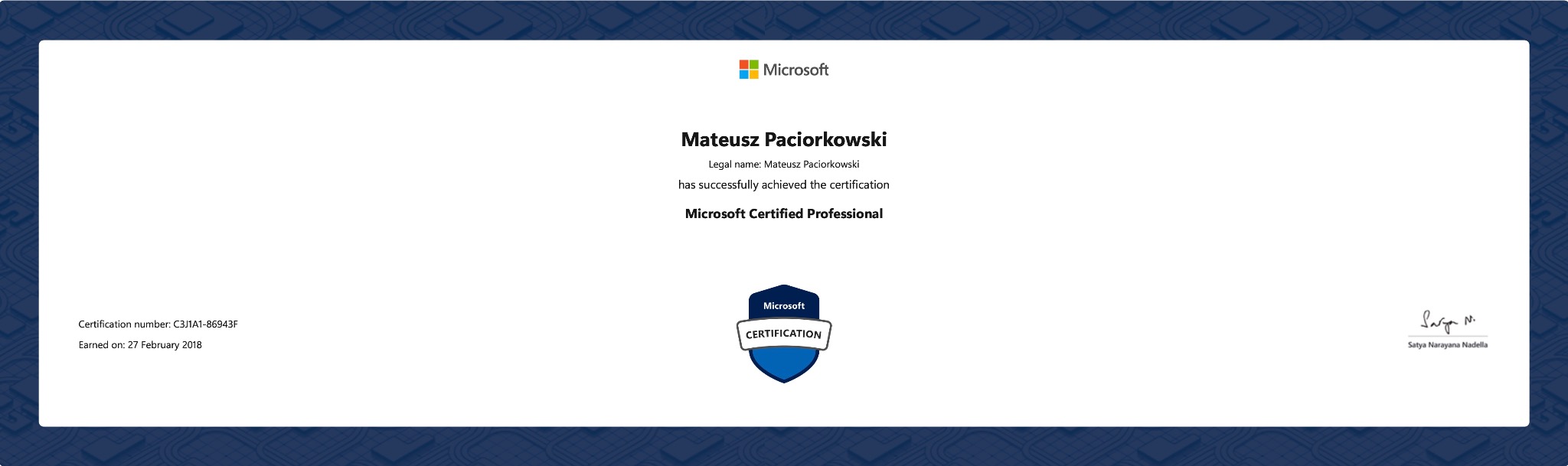 Certyfikat Microsoft Certified Professional dla Mateusza Paciorkowskiego, potwierdzający pomyślne ukończenie certyfikacji. Sygnatura Satya Nadella.