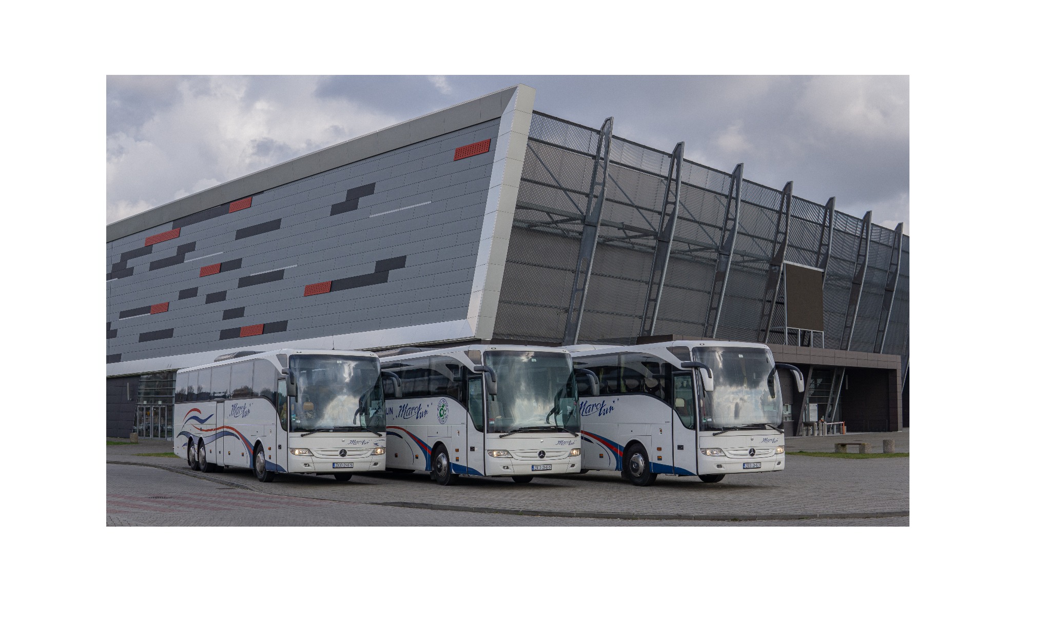 Mercedesy Tourismo pod Halą Widowisko-Sportową w Koszalinie