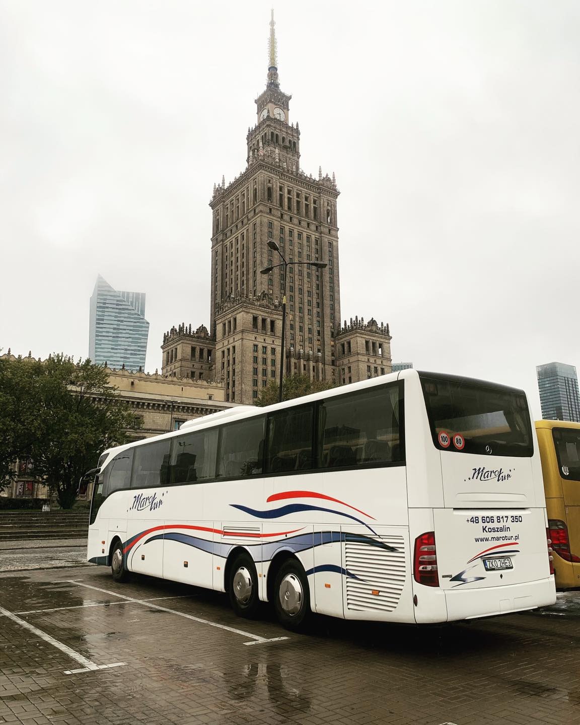 Warszawa, Pałac Kultury i Nauki w deszczowy dzień