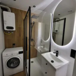 Podświetlane lustro LED, detal, który przyciąga wzrok. ✨