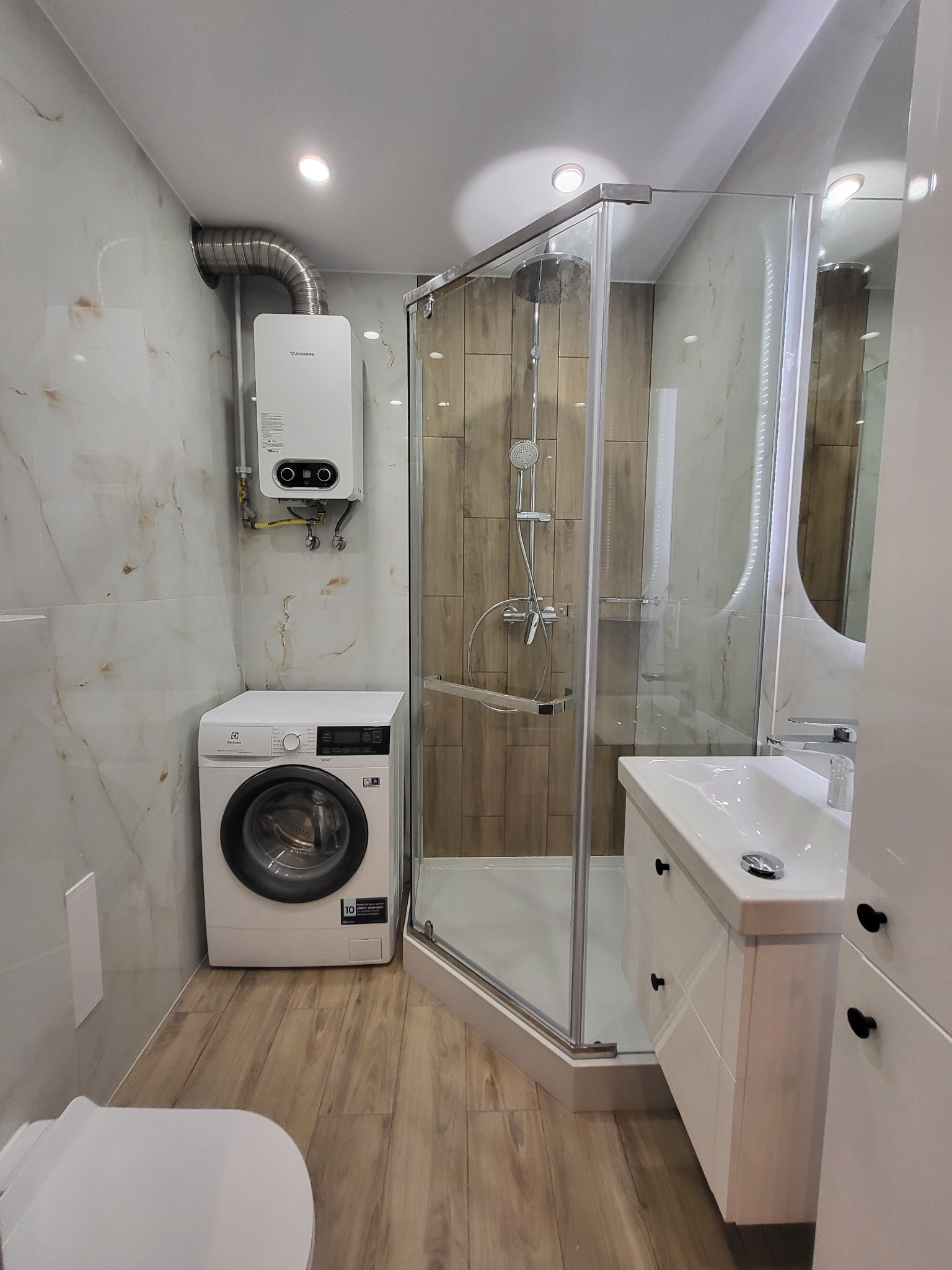 Płytki 120x60, kabina pięciokątna 90x90