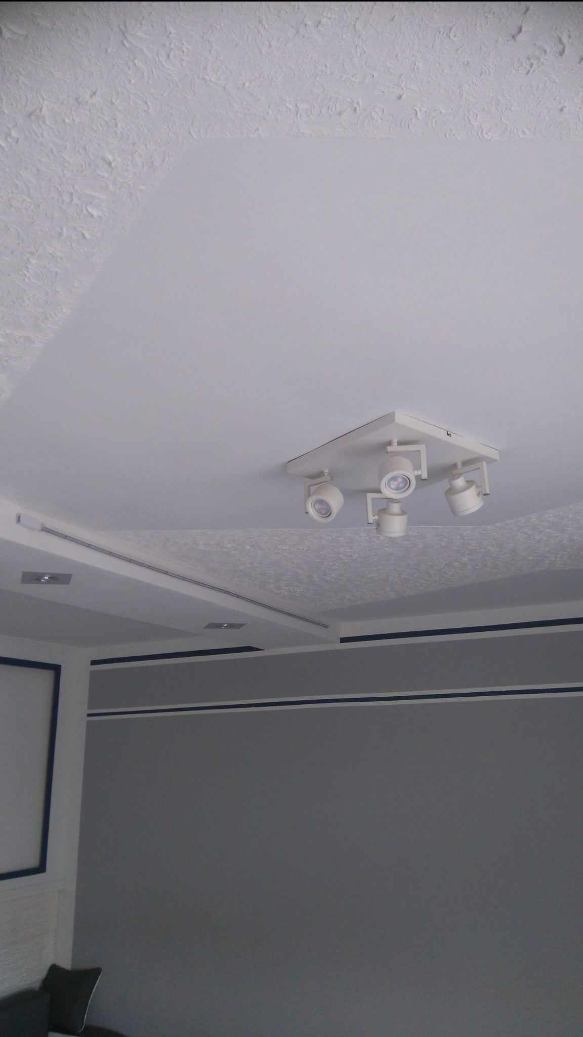 Montaz oswietlenia zabudowy gk,prace instalacyjne uprawnienia 1kv.