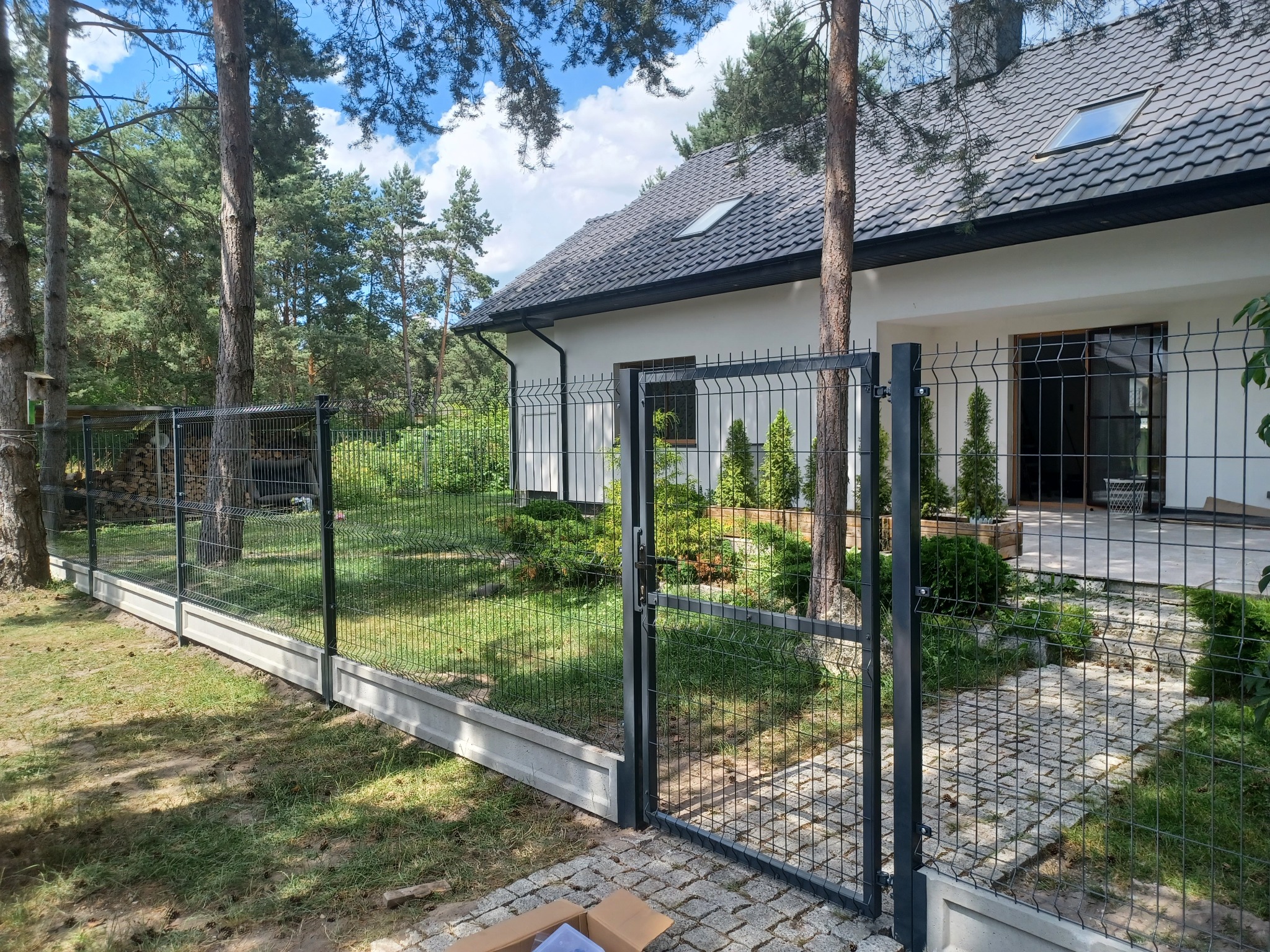 Ogrodzenie panelowe z furtką