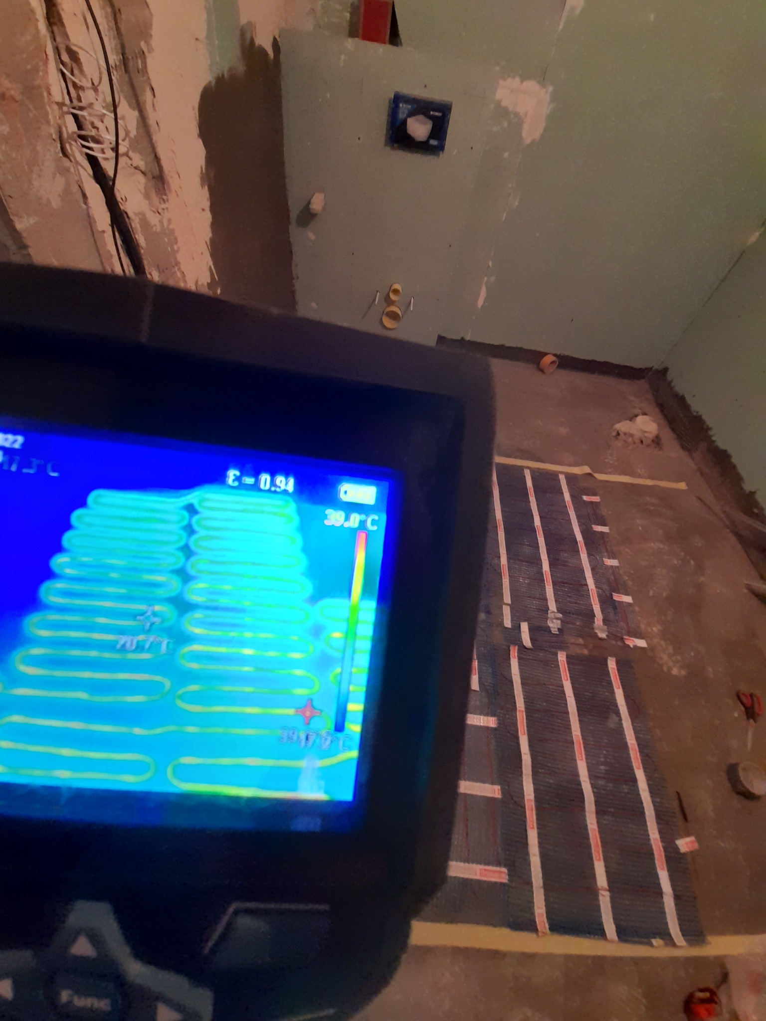 Ogrzewanie elektryczne 150W/m