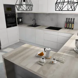 Wizualizacja nowoczesnej kuchni z białymi, błyszczącymi frontami szafek, drewnianym blatem, czarnymi lampami geometrycznymi, ekspresem do kawy, robotem kuchennym Smeg i śniadaniem na blacie.