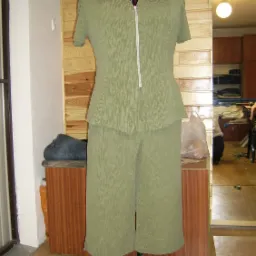 Usługi krawieckie; szycie na miarę, szycie firan, przeróbki krawieckie, szycie pokrowców.