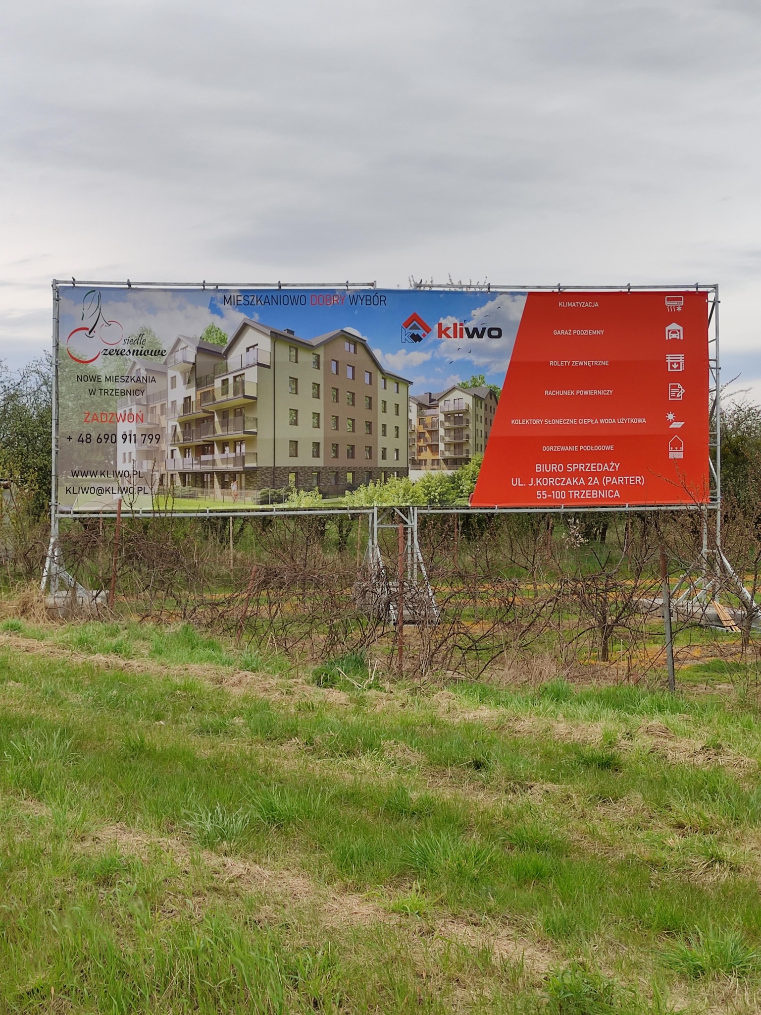 Ekspozycja reklamy na nośniku reklamowym typu billboard przy drodze S5 (węzeł Trzebnica)