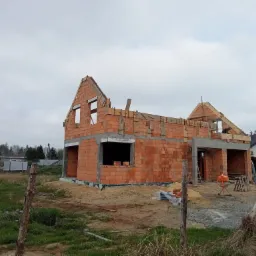 Prace murowe i żelbetowe.