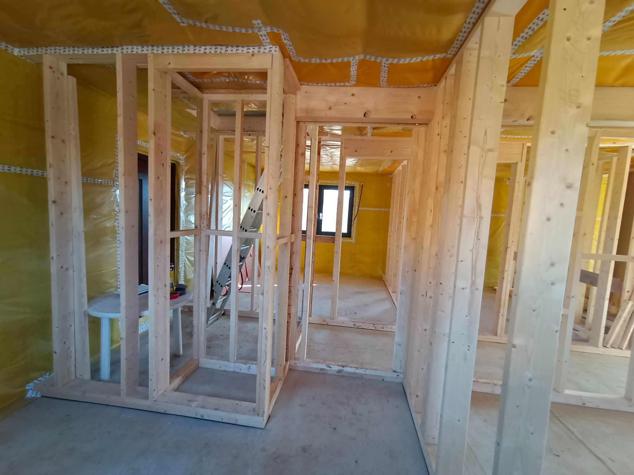 Ścianki nośne oraz działowe w budynku szkieletowym