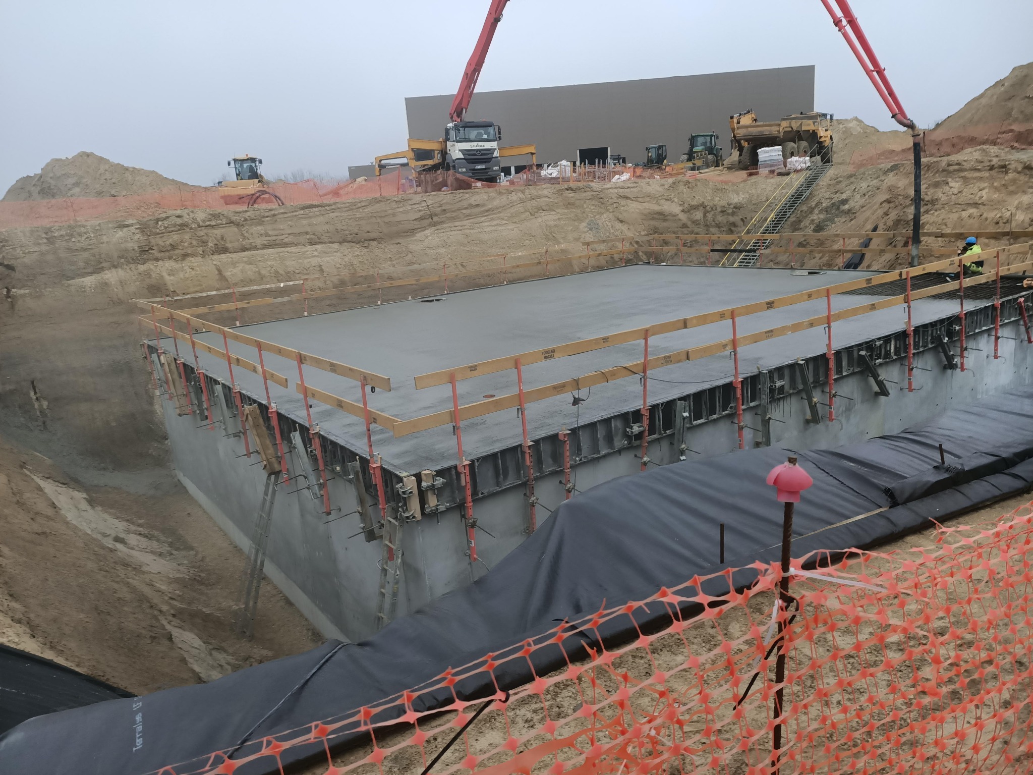 Budowa zbiornika żelbetowego retencyjnego w technologii 'białej wanny'