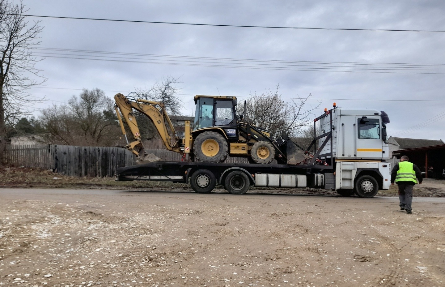 Wynajem sprzętu budowlanego wraz z operatorem ( koparki,koparko-ładowarki,minikparki)