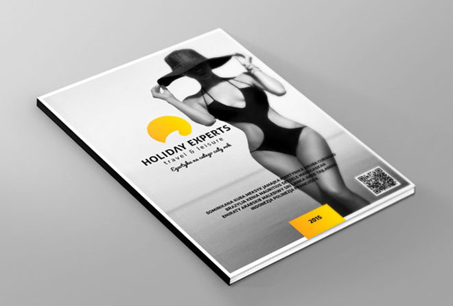 Okładka katalogu biura podróży z sylwetką kobiety w stroju kąpielowym i kapeluszu na czarno-białym tle plaży, logo firmy i informacjami o destynacjach.